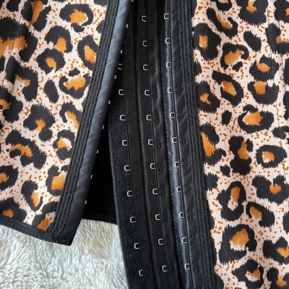 TRUE CORSET Playgirl Tan Leopard Print Latex Work Out Waist Trainer - Picture 5 of 9